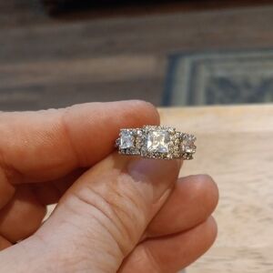 Elegant Silver Women's Ring